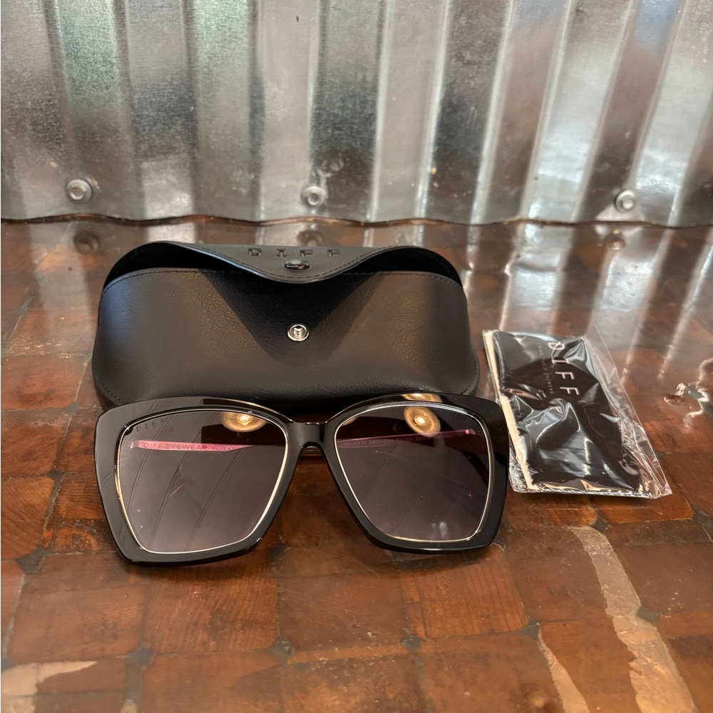 Diff Eyewear Becky IV Black Square Polarized Sunglasses